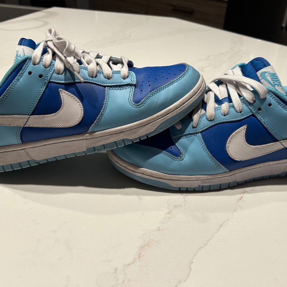 Nike tennis shoes